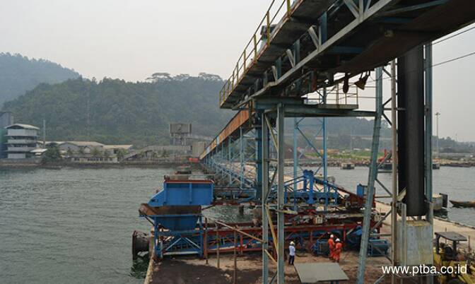 Napak Tilas Dermaga Batu Bara Teluk Bayur