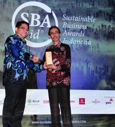 PTBA Peroleh Penghargaan Sebagai salah Satu Perusahaan Terbaik dalam Sustainable Business Award 2014