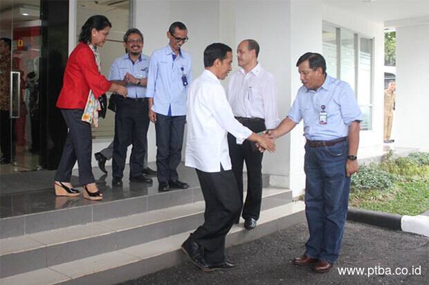 Presiden RI â€œJoko Widodoâ€ Berkunjung Ke PTBA Unit Pelabuhan Tarahan