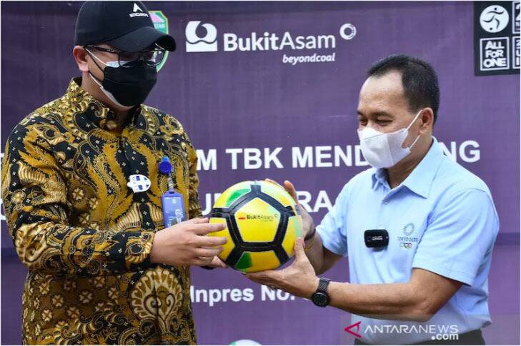 Bukit Asam Sumbang 488 Bola Kaki Dorong Kemajuan Olahraga Sumsel
