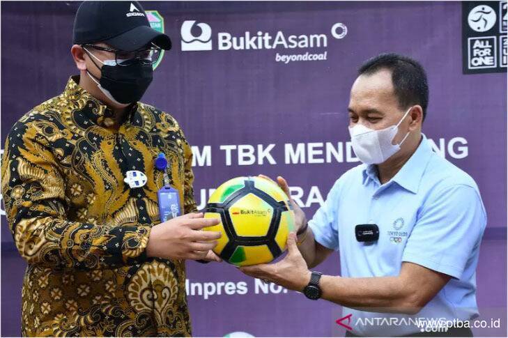 Bukit Asam Sumbang 488 Bola Kaki Dorong Kemajuan Olahraga Sumsel