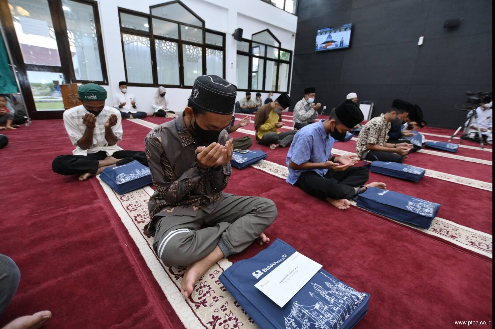 Safari Ramadhan, Bukit Asam Santuni 600 Anak Yatim Piatu