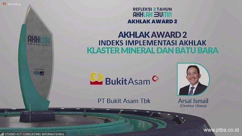 Bukit Asam Raih Penghargaan AKHLAK Award 2022