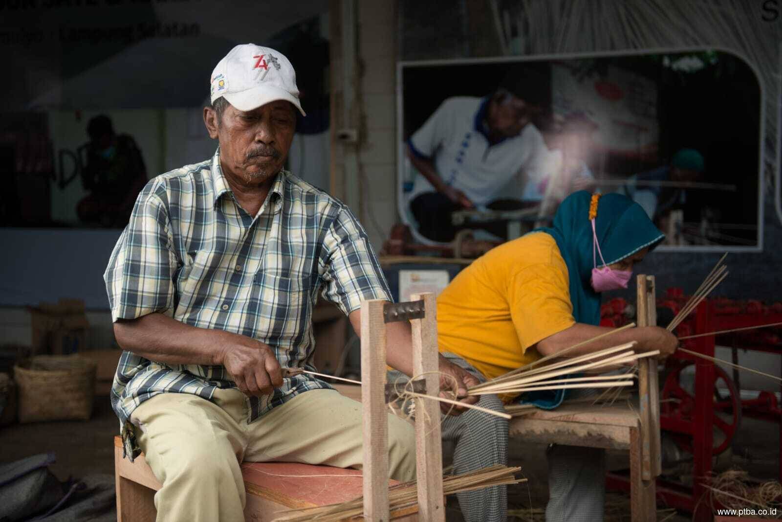 Berkat Bukit Asam, Indonesia Bisa Setop Impor Tusuk Sate