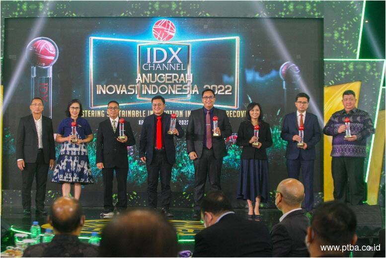 IDX Channel Anugerahi Bukit Asam (PTBA) Penghargaan Utama