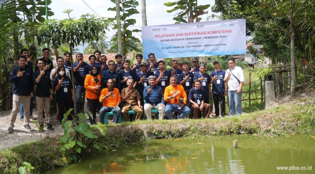 Bukit Asam Gelar Pelatihan Budidaya Perikanan untuk Masyarakat Sekitar Tambang