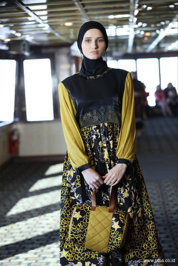 PTBA Dorong Kearifan Lokal Go International, Batik Kujur Tampil di AS