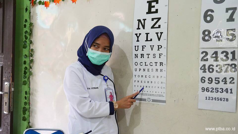 Bukit Asam Gelar Pengobatan Mata Gratis untuk 1.000 Siswa SD