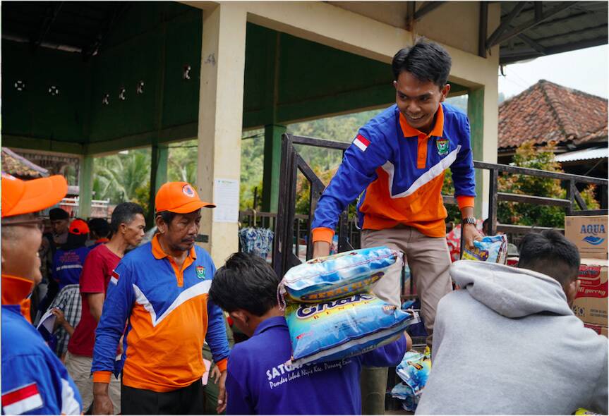 Gerak Cepat PTBA Bantu Korban Bencana Banjir di Muara Enim dan Lahat