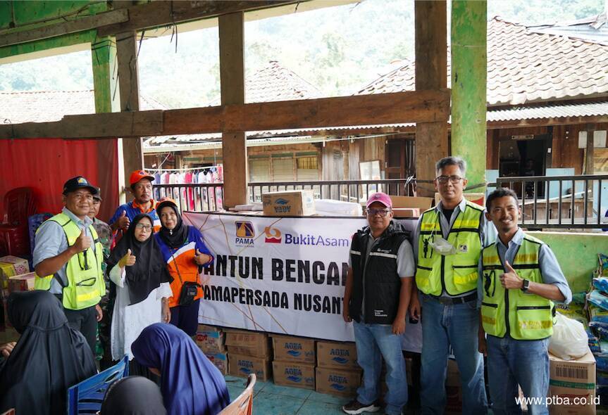 Gerak Cepat PTBA Bantu Korban Bencana Banjir di Muara Enim dan Lahat