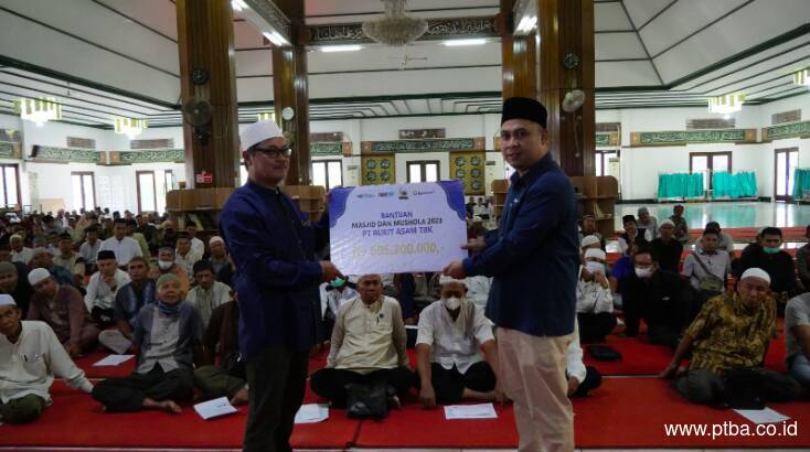 PTBA Beri Bantuan untuk 105 Masjid dan 106 Musala
