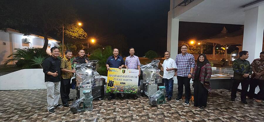 Tingkatkan Kualitas Kopi Lampung, PTBA Serahkan Bantuan Mesin Pengolah