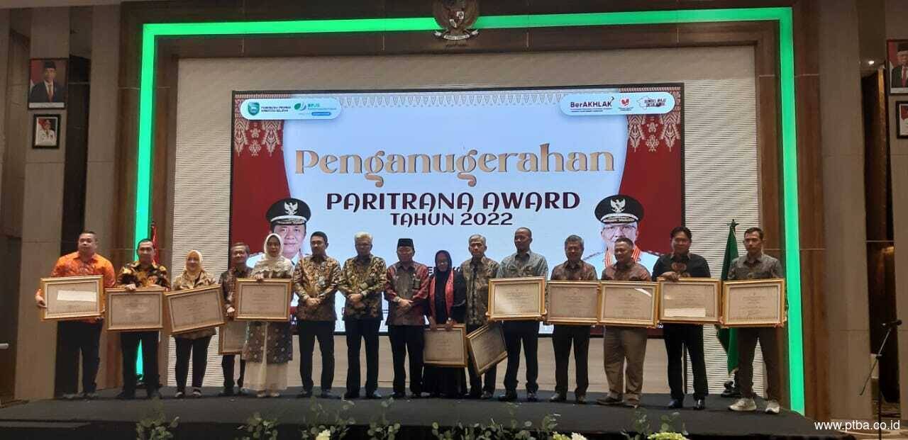 Komitmen Lindungi Pekerja, PTBA Raih Paritrana Award