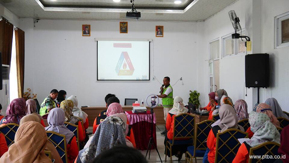 Bukit Asam Gelar Pelatihan Tanggap Darurat Bencana Kebakaran