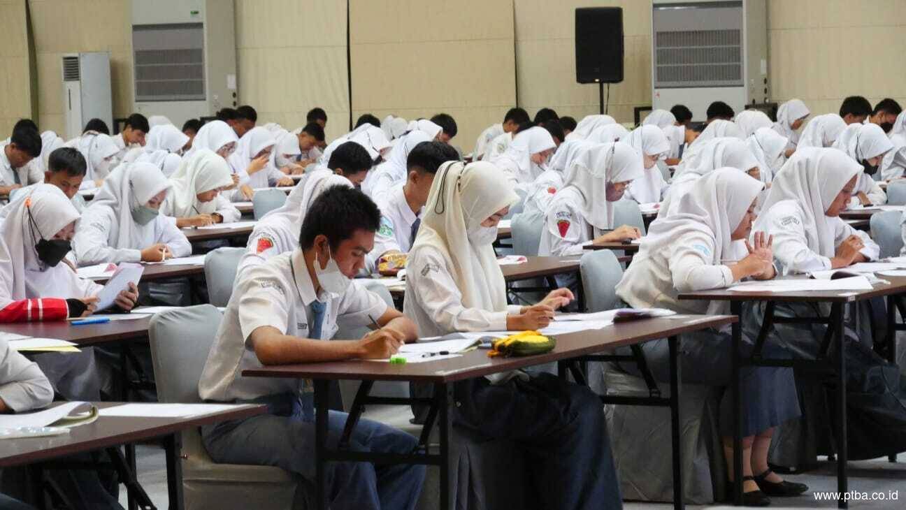 PTBA Gelar Tes Akademik untuk 281 Calon Penerima Beasiswa Bidiksiba