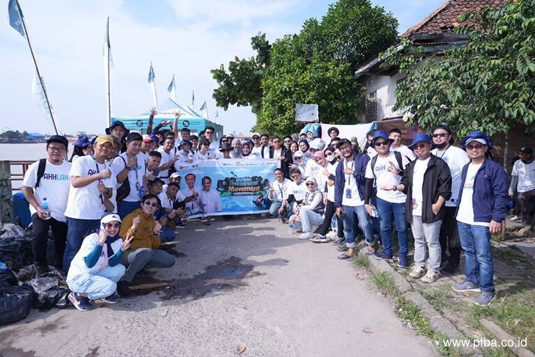 Milenial Bukit Asam (PTBA) Berpartisipasi di BUMN Environmental Movement