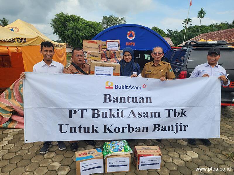 Bukit Asam (PTBA) Beri Bantuan untuk Korban Banjir di Sumsel