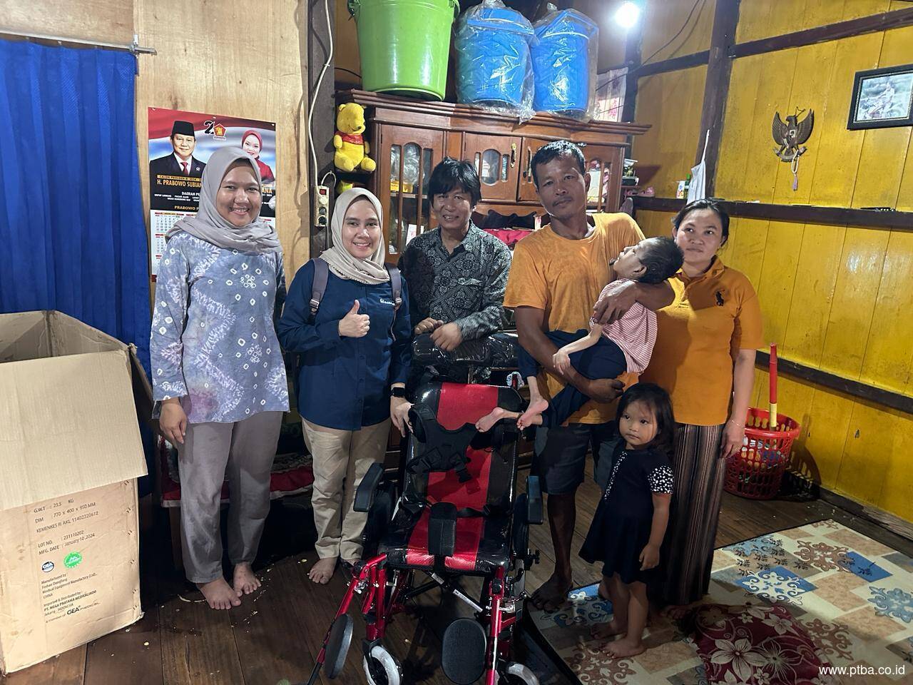 Berikan Kursi Roda Adaptif, Bukit Asam Datangi Langsung Anak-anak Cerebral Palsy