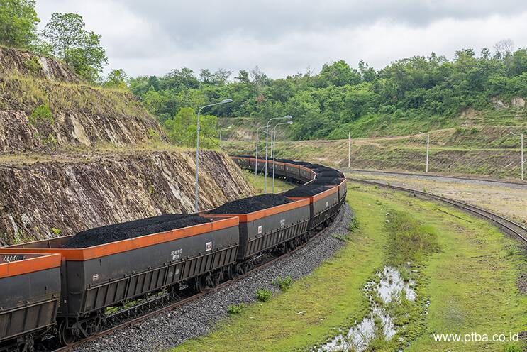 Jalur KA Gunung Megang-Penanggiran Pulih, Pengiriman Batu Bara PTBA Berangsur Normal