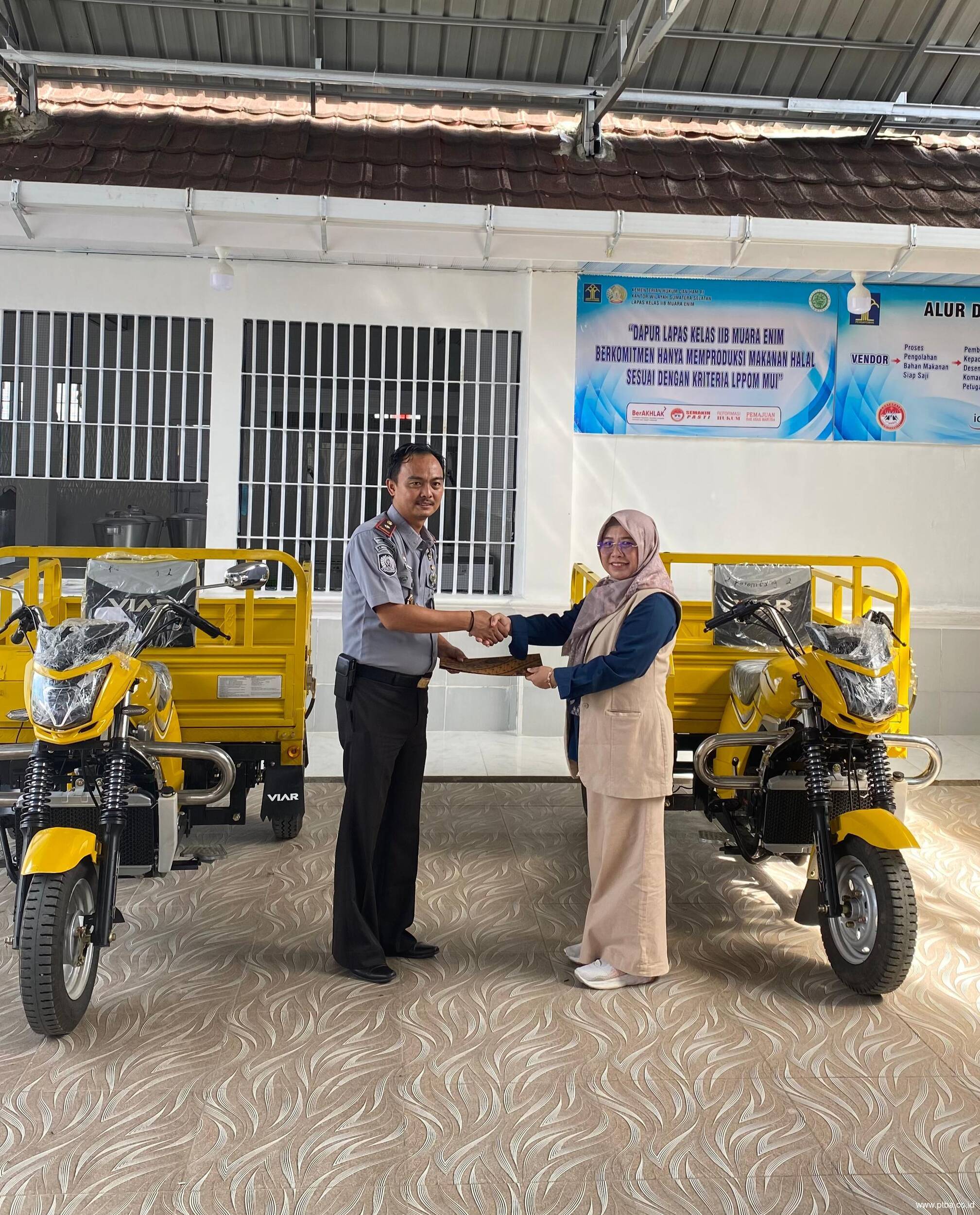 Bukit Asam (PTBA) Provides Vehicle Assistance to Muara Enim Class IIB Penitentiary
