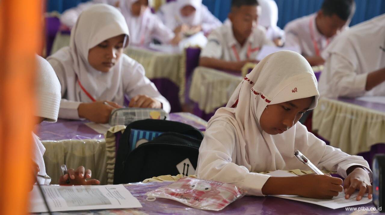 Bukit Asam (PTBA) Membangun Masa Depan Melalui Pendidikan
