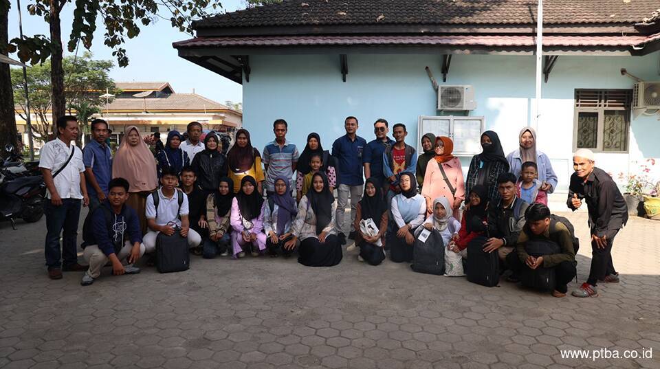 Bukit Asam (PTBA) Berangkatkan 22 Penerima Beasiswa Bidiksiba ke Perguruan Tinggi