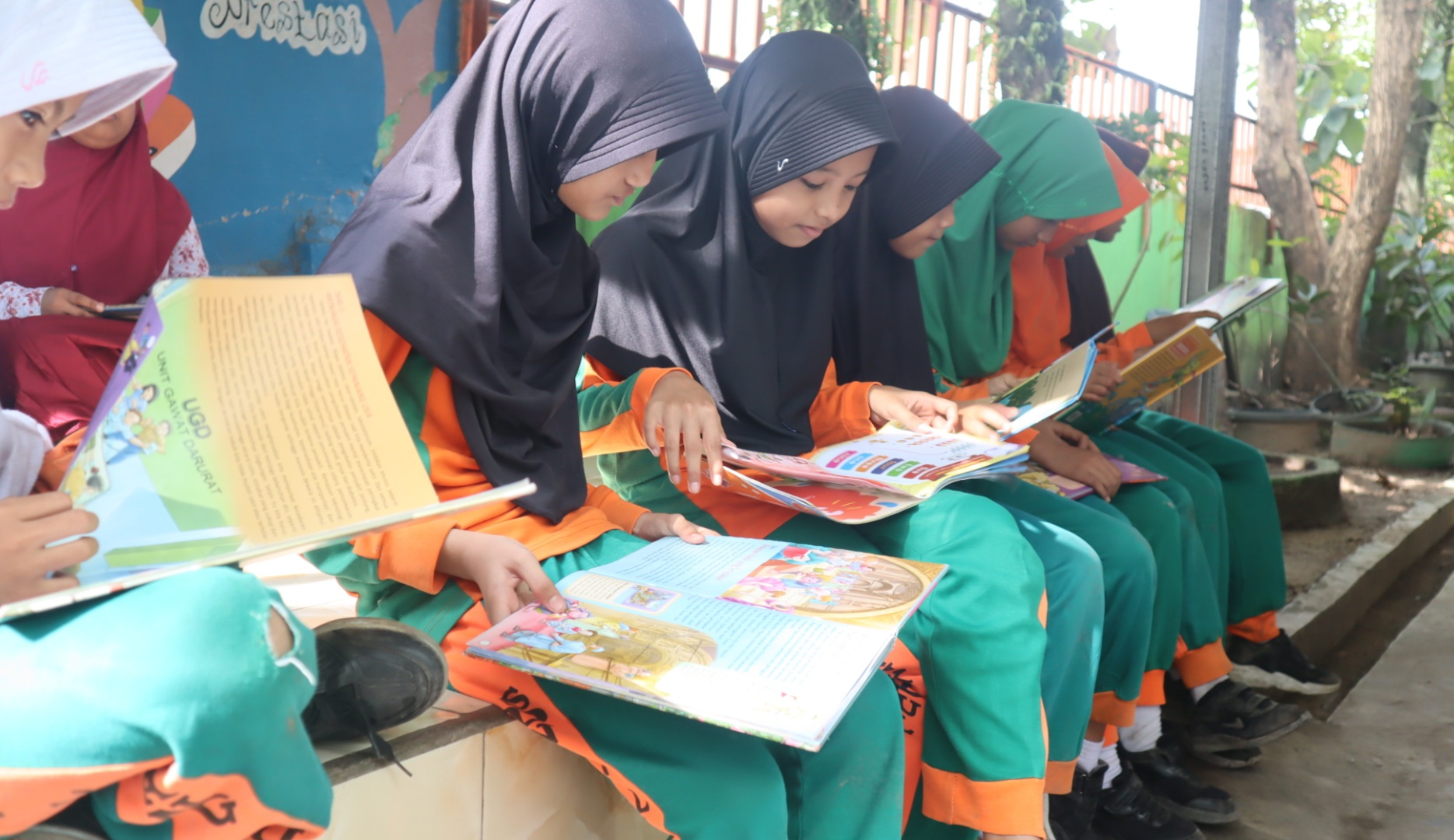 Mobil Pintar Bukit Asam (PTBA) Keliling Sekolah, Sebarkan Semangat Literasi dan Inspirasi