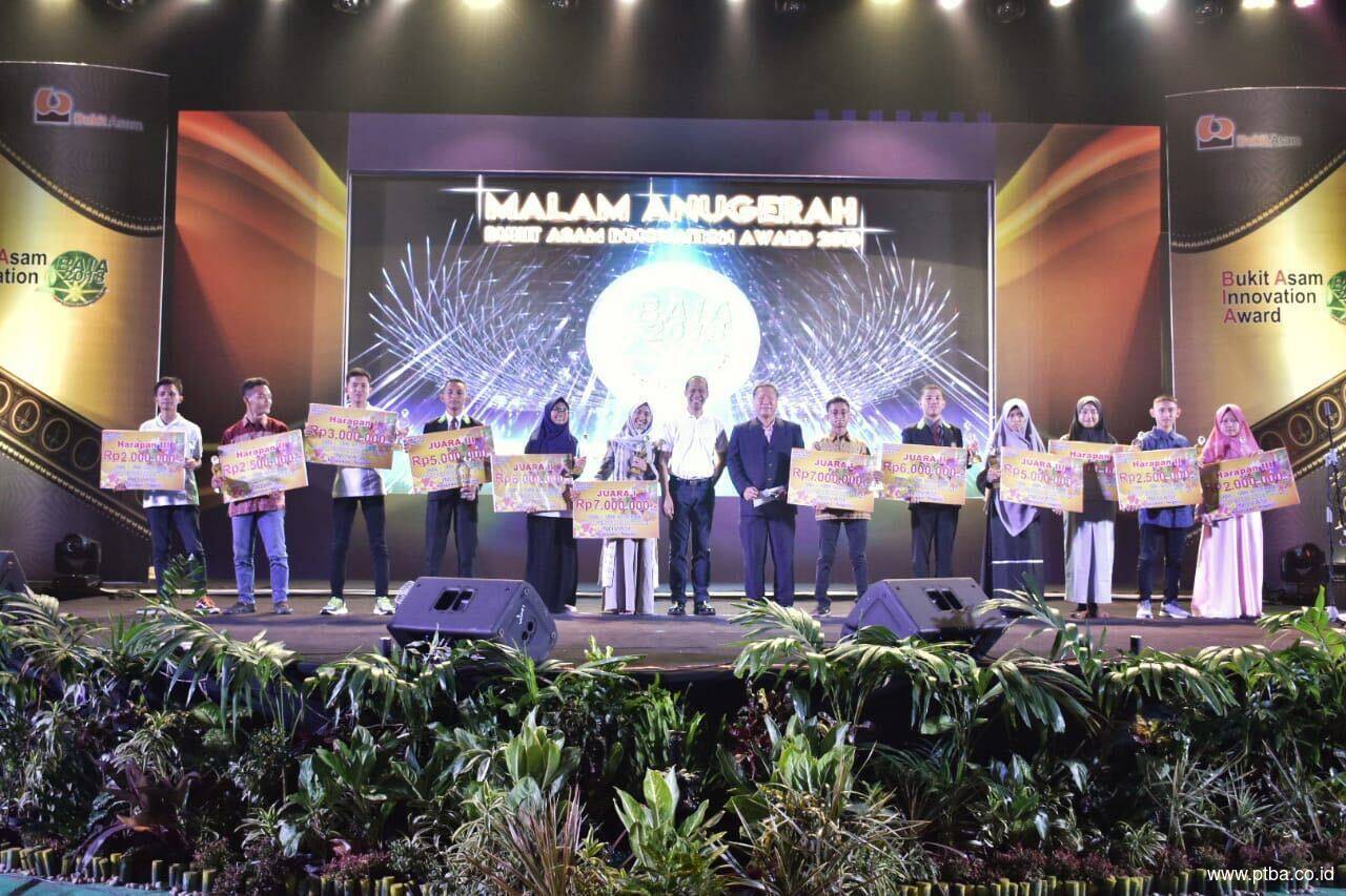      PTBA Berikan Penghargaan Inovasi lewat Bukit Asam Innovation Award 2018