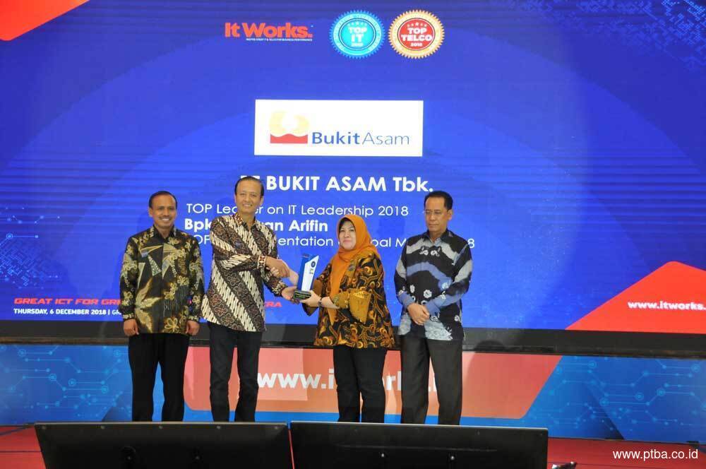 PTBA Raih Penghargaan TOP IT & TOP TELCO 2018