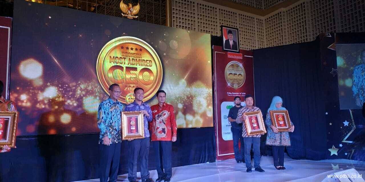 Direktur Utama PTBA Raih Penghargaan Most Admired CEO 2018