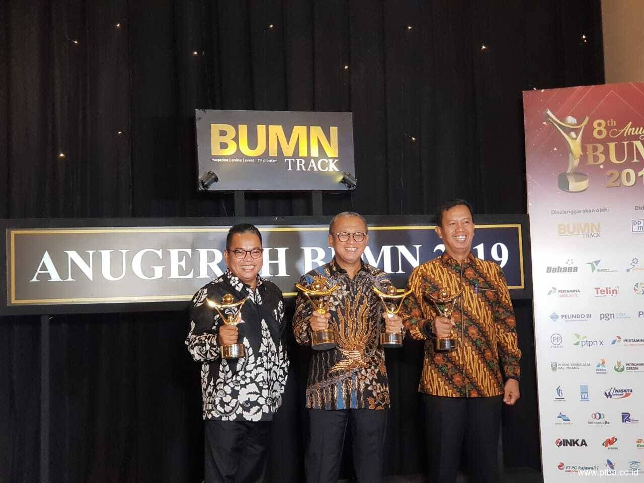 Bukit Asam Raih The Best Overall BUMN dan CEO Visioner Terbaik