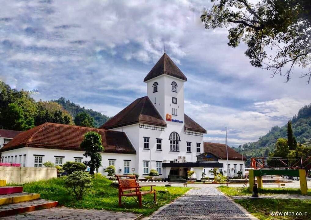 Hasil Karya PT Bukit Asam Tbk untuk Ombilin Coal Mining Heritage of  Sawahlunto