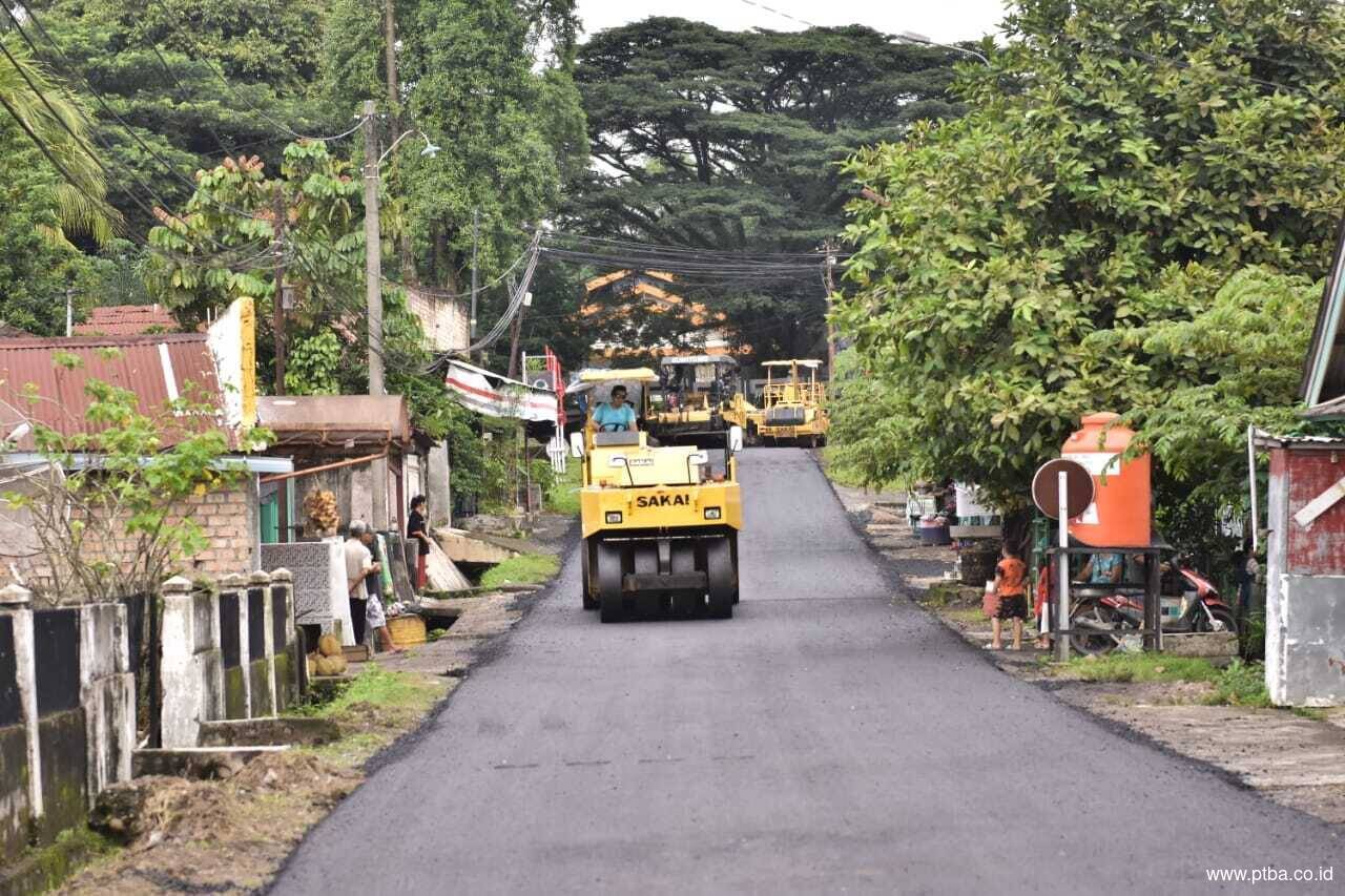 Pengaspalan 4,75 Kilometer Jalan di Tanjung Enim 