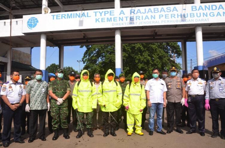 Unit Pelabuhan Tarahan Sebagai Koordinator Satuan Gugus Tugas BUMN Melakukan Upaya Pencegahan Covid-19 di Terminal Rajabasa, Bandar Lampung Provinsi Lampung